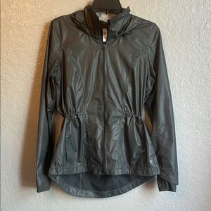 Layer8 Women’s Olive Hooded Windbreaker Cinch Waist Lightweight Jacket SMALL